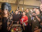 Donasi untuk Hewan Terlantar, Anggota DPRD Jakarta Menang Lelang Baju Eksklusif Bobby Kertanegara