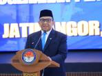 Terima-Anugerah-dari-IPDN-Wamenaker-Afriansyah-Tekankan-Pentingnya-Kepemimpinan-Visioner.jpg