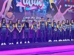 Tim-voli-putri-Jakarta-Livin-Mandiri-saat-skuadnya-jelang-tampil-pada-Proliga-2025.jpg