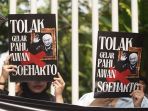 Gelar Pahlawan untuk Soeharto Disebut 'Pemutihan' Sejarah, Akademisi: Demokrasi Kita Putar Balik