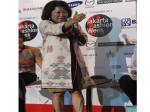 Trik-busana-Menteri-Marie-Pangestu.jpg