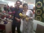 Ussy-dan-Andhika-di-gerai-toko-sepatu-Ussy-Shoes-.jpg