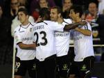 Valencia-rayakan-gol.jpg
