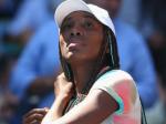 Venus-Williams-pegang-punggung.jpg