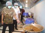 Tinjau Dapur Program Makan Bergizi Gratis, Qodari: Bersih, Bergizi, Rasa Tidak Kalah dari Restoran