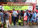 Warga-Antre-Beli-Gas-3-Kg_20250203_142153.jpg