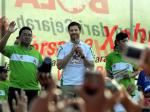 Xabi-Alonso-dipanggung-dua-kelinci.jpg