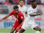 Yakob-Sayuri-Moussa-Sidibe-Malut-United-Persis-Solo.jpg