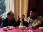 Zarnubi-kanan-berbincang-santai-dengan-P.jpg