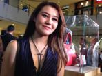 aaliyah-massaid-saat-ditemui-dalam-peluncuran-sebuah-produk-tas_20171011_211124.jpg
