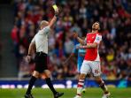 aaron-ramsey-kartu-kuning_20150523_170713.jpg