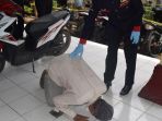 abdul-wahid-sujud-syukur-motornya-kembali_20181106_105100.jpg