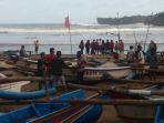 abrasi-menerjang-pantai-baron-di-gunungkidul_20170605_184847.jpg