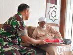 abu-bakar-baasyir-menerima-bendera-merah-putih-dari-danrem-074warastratama.jpg