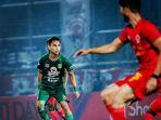 abu-rizal-maulana-pemain-bertahan-persebaya-surabaya.jpg