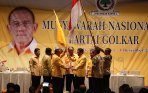 aburizal-bakrie-sampaikan-tanggapan-di-munas-golkar_20141203_105833.jpg