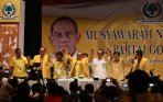 aburizal-bakrie-sampaikan-tanggapan-di-munas-golkar_20141203_110008.jpg