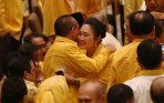 aburizal-bakrie-terpilih-kembali-secara-aklamasi_20141203_203251.jpg