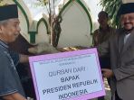 achmad-purnomo-menyerahkan-sapi-dari-presiden-jokowi-ke-takmir-masjid-al-wustho-2382018_20180822_121939.jpg