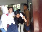 ada-sekitar-40-siswai-di-smp-negeri-28-jl-karya-bersama_20171009_121341.jpg