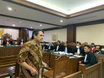 ade-armando-hadiri-sidang-kasusnya.jpg