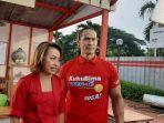 ade-rai-saat-syuting-iklan-kuku-bima-di-taman-mini-indonesia-indah.jpg