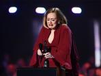 adele-menangis_20160226_184413.jpg