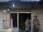 adhi-karya-beri-bantuan-kelistrikan-di-pulau-nias_20170314_172107.jpg