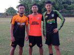 aditya-putra-dewa-bersama-rekannya-berlatih-di-lapangan-dekat-rumahnya.jpg