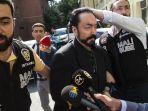 adnan-oktar-atau-harun-yahya12.jpg