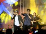 afgan-featuring-kunto-aji-di-musik-keren_20160127_124708.jpg