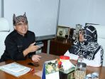 afi-berbincang-dengan-bupati-banyuwangi-azwar-anas_20170518_133017.jpg