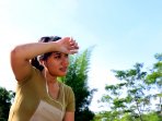 agar-puasa-tetap-terjaga-perbanyak-minum-air-mineral_20160614_153358.jpg