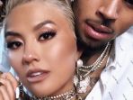 agnez-mo-dan-chris-brown_20180531_193624.jpg
