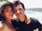 agnez-mo-dan-kekasih-barunya_20181009_145003.jpg