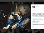 agnez-mo-gunakan-celana-robek_20160308_192018.jpg