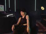 agnez-mo-menanggapi-haters-yang-menyebutnya-nenek-nenek-gaya-hip-hop.jpg