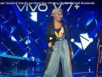 agnez-mo-saat-tampil-di-grand-launching-vivo-v9-yang-digelar-di-candi-borobudur_20180402_114525.jpg