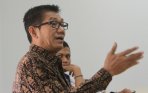 agun-gunandjar-sudarsa-di-tribun-livechat_20141127_142129.jpg