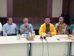agung-laksono_20141127_114018.jpg