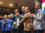 agus-harimurti-yudhoyono-ahy-saat-menyerahkan-surat-rekomendasi-untuk-muzakir-manaf-fadhlulla.jpg