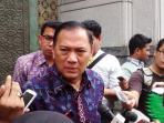 agus-martowardojo-batik_20151120_180538.jpg