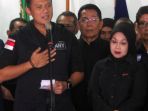 agus-yudhoyono-terima-kekalahan_20170216_103150.jpg