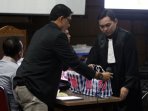 ahli-digital-forensik-berikan-kesaksian-di-sidang-jessica_20160811_125148.jpg