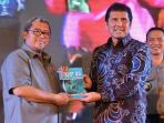 ahmad-heryawan-dan-asman-abnur_20161026_165340.jpg