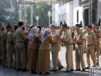 ahmad-heryawan-halal-bihalal-dengan-pns-pemprov-jabar_20170703_174326.jpg