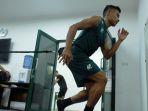 ahmad-noviandani-melakukan-latihan-gym.jpg