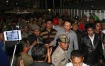 ahok-dan-djarot-sapa-warga_20150101_171106.jpg
