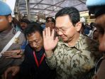 ahok-diserahkan-ke-kejaksaan-agung_20161201_113845.jpg