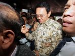 ahok-diserahkan-ke-kejaksaan-agung_20161201_193424.jpg